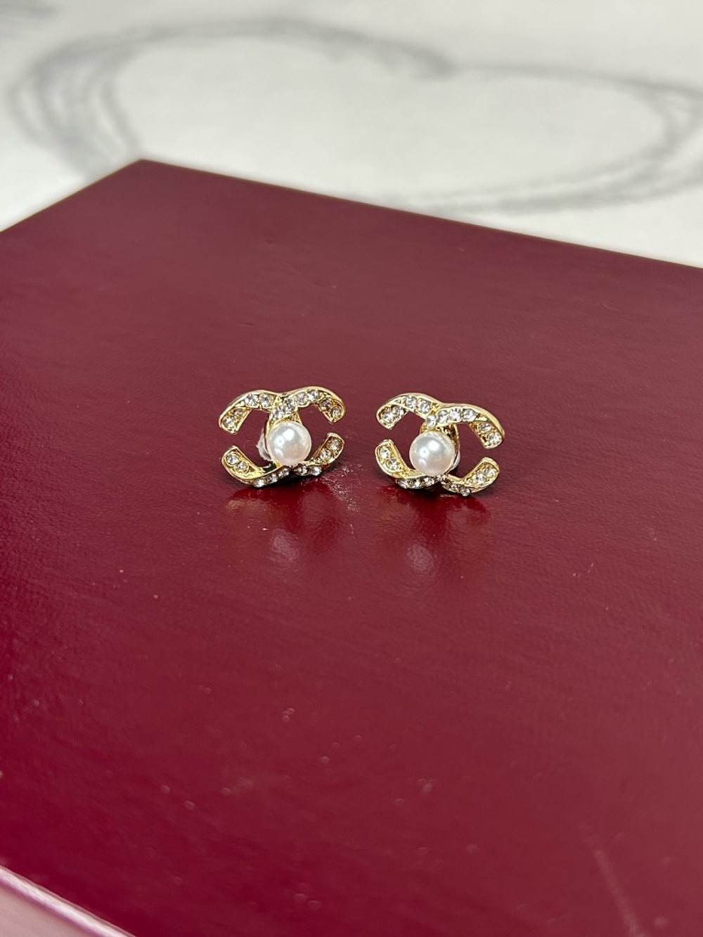 Cute gold with pearls earrings brand new!